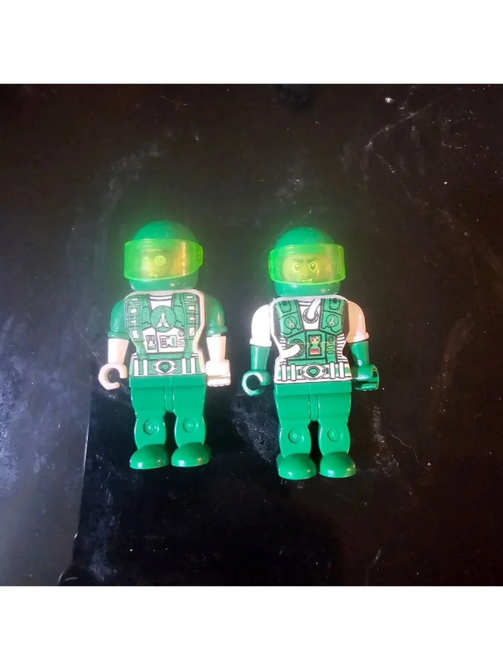 LEGO 1992 Space Police II Minifigure Pair With Green Helmets & Detailed Torso Pr